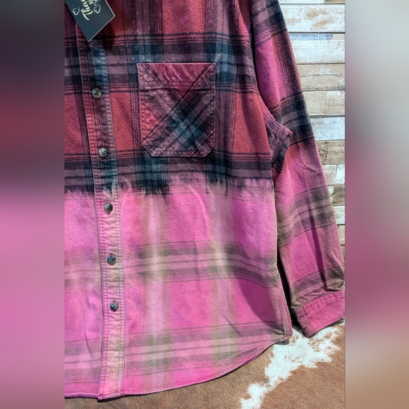 San Francisco 49ers Upcycled Handcrafted Dip Dye Bleach Flannel Shirt - Picture 15 of 15